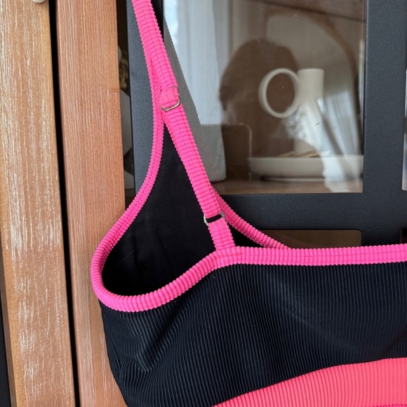 Beach Riot eva ribbed bikini top swimsuit coral barbie neon pink colorblock - Picture 6 of 7